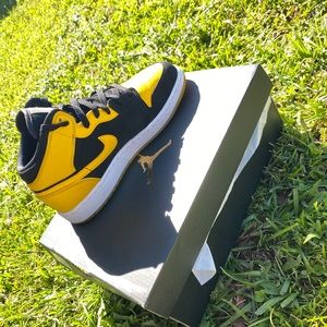 Air Jordan 1 Retro ‘New Love’